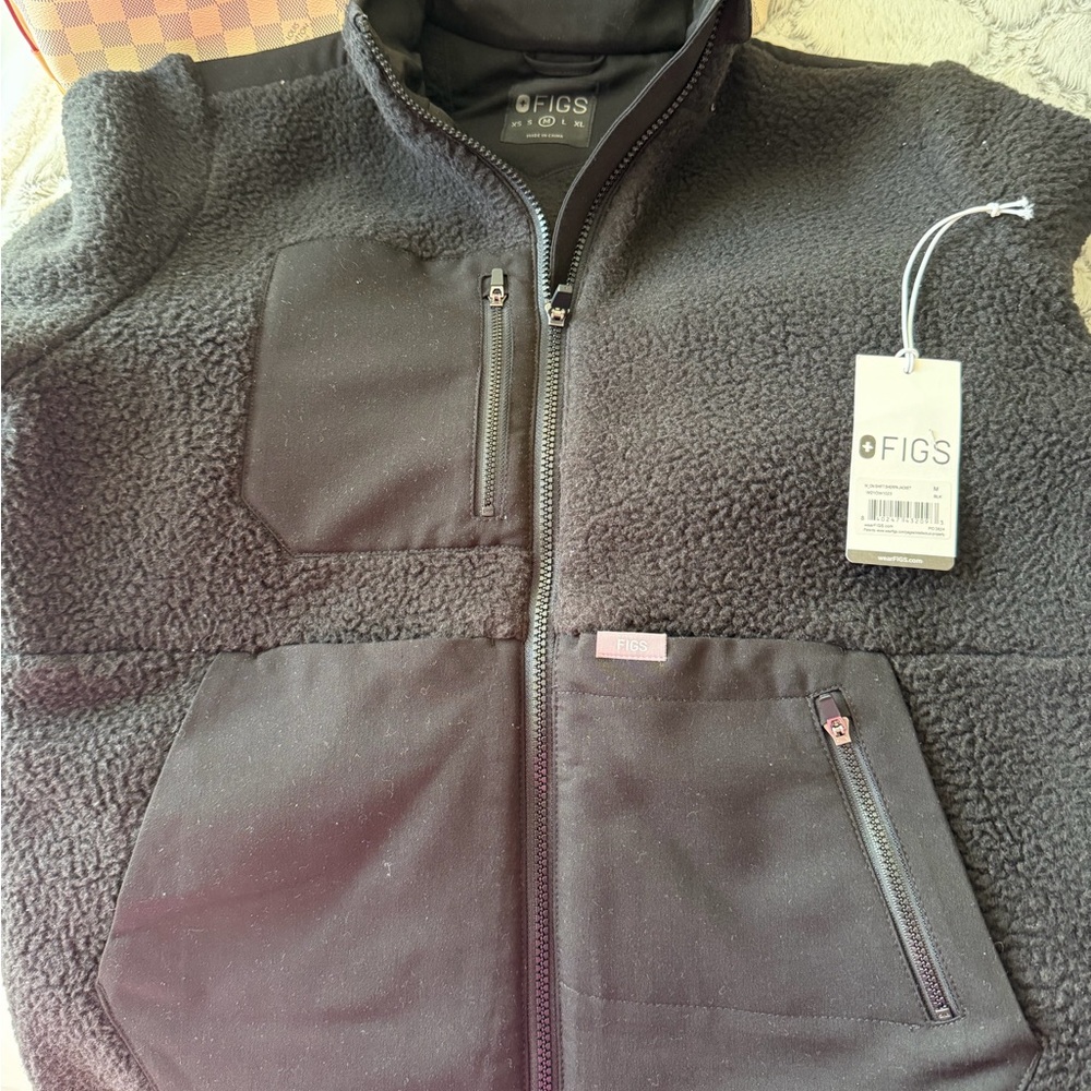 FIGS Men's Charcoal Fleece Vest